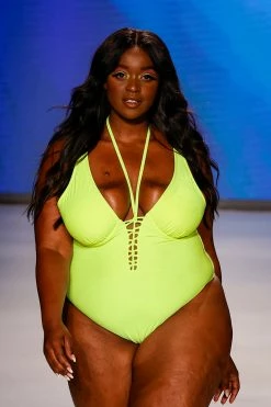 CUPSHE Love Los Angeles Strappy Plunge Plus Size One Piece Swimsuit