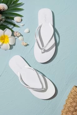 CUPSHE Blanco Minimalist Flip Flops Beach Accessories