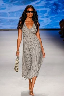 CUPSHE Dresses Best Sellers Germaine Plunge Halter Neck Maxi Off-shoulder Dress