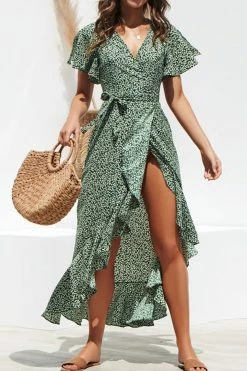 CUPSHE Flared Sleeve V-neck Ditsy Dress