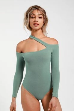 CUPSHE Briana Asymmetrical Neck Bodysuit Clothing