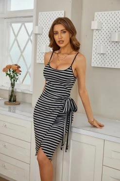 CUPSHE Demetria Casual Scoop Tie Bodycon Dress Clothing