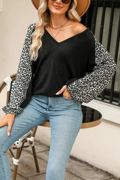 CUPSHE Laila Leopard Print V-Neck Hoodie