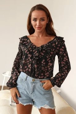 CUPSHE Clothing Jakayla Ditsy V-neck Bodysuit