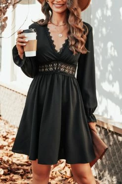 CUPSHE Deniz Lace-Trim Trumpet Sleeve Dress Clothing