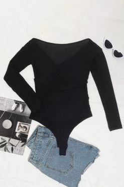 CUPSHE Mikayla Black Rib V-neck Bodysuit