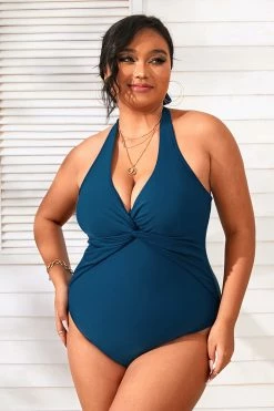 CUPSHE Portofino Escape Twist Front Halter Plus Size One Piece Swimsuit
