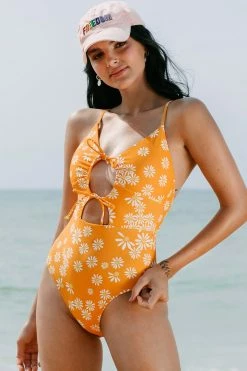 CUPSHE Keyla Floral Cut-out Knot One Piece Swimsuit One Pieces