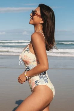 CUPSHE Floral Wilderness Keyhole Tie Front One Piece Swimsuit
