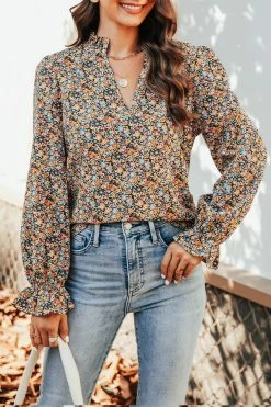 CUPSHE Clothing Ditsy Floral Split Neck Top