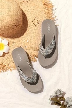 CUPSHE Beach Accessories Runyon Wide Straps Sandals