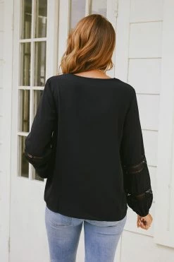 CUPSHE Berna V-Neck Lace Top