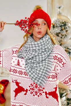 CUPSHE Good Vibes Houndstooth Fringe Scarf