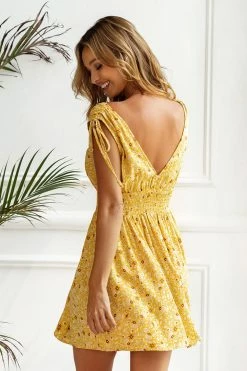 CUPSHE Scarlet Yellow Ditsy Smocked Waist Dress