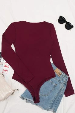 CUPSHE Catalina Red Sweetheart Neck Bodysuit Clothing