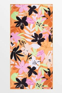 CUPSHE Beach Accessories Tiki Bar Floral And Leafy Beach Blanket