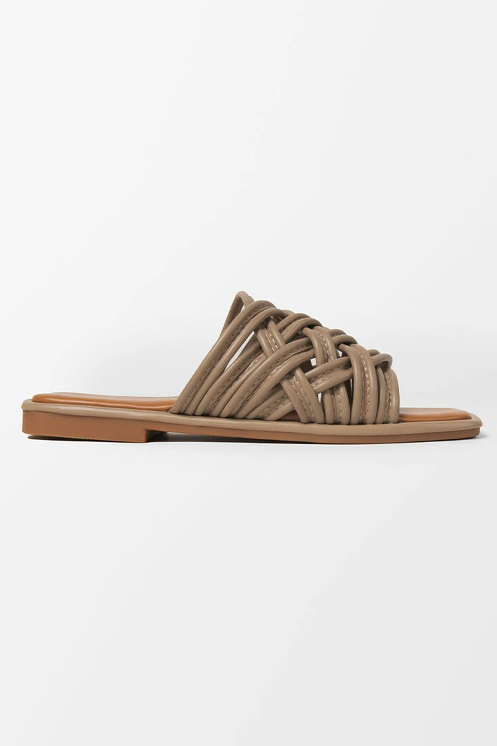 Best Pirce ๐งจ CUPSHE Love Language Square Toe Flat ๐ฉด Sandals Beach Accessories ๐ 4 CUPSHE Love Language Square Toe Flat Sandals Beach Accessories