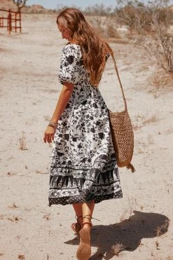 CUPSHE Clothing Charleigh Bubble Sleeve Ruching Dress