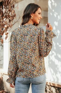 CUPSHE Clothing Ditsy Floral Split Neck Top