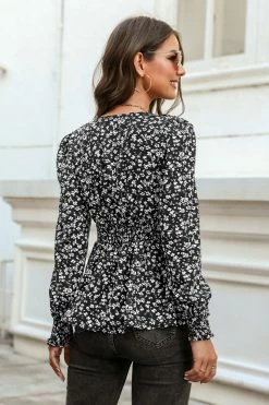 CUPSHE Jerica Ditsy Floral Smocked Top