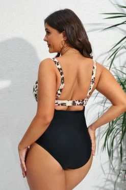 CUPSHE One Pieces Spotted Flower Twisted Cutout Plus Size One Piece Swimsuit