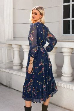 CUPSHE Nela Ditsy Floral Print Cutout Maxi Dress Clothing