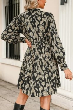 CUPSHE Genette Abstract Print V-Neck Dress