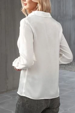 CUPSHE Centinela Twisted V-Neck Shirt