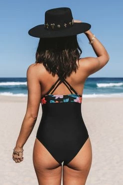CUPSHE Maya Floral O-ring Criss Cross Tummy Control One Piece Swimsuit One Pieces