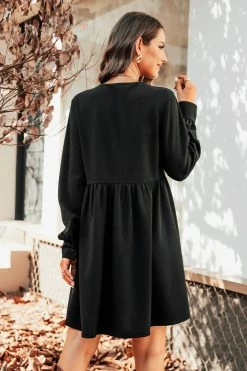 CUPSHE Galina Scalloped V-Neck Mini Dress Clothing