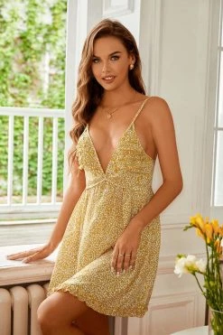 CUPSHE Clothing Kennedi Plunge Backless Mini Frill Sheath Dress