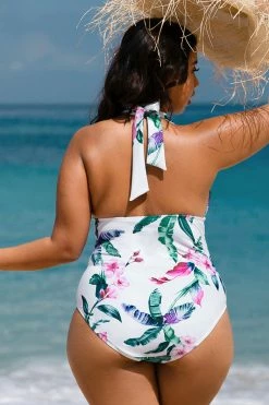 CUPSHE One Pieces Gradient Realistic Tropicals Ruched Plus Size One Piece Swimsuit
