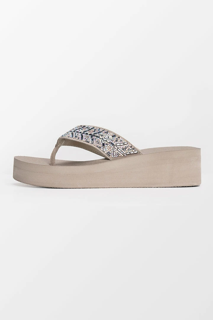 Best Pirce ⭐ CUPSHE Beach Accessories Runyon Wide Straps 🩴 Sandals ❤️ 5 CUPSHE Beach Accessories Runyon Wide Straps Sandals