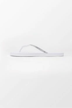 Best Sale ๐ฅ CUPSHE Blanco Minimalist Flip Flops Beach Accessories ๐ 8 CUPSHE Blanco Minimalist Flip Flops Beach Accessories