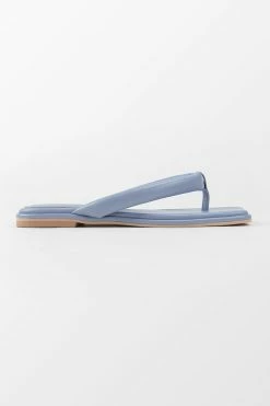 CUPSHE Beach Accessories Sweetpea Blue Thong Sandals