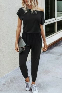 CUPSHE Davina Black One Shoulder Loose Jumpsuit