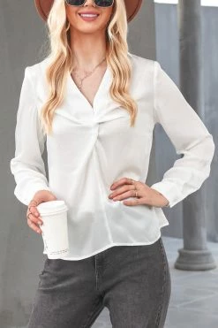 CUPSHE Centinela Twisted V-Neck Shirt