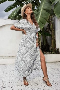 CUPSHE Hermine V-neck Short Sleeve A-shape Dress