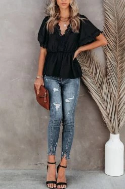 CUPSHE Always Brave Flared Sleeve V-neck Lace Trims Top Clothing