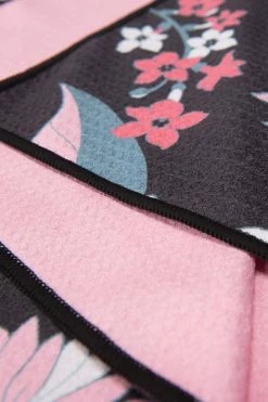 CUPSHE Floral Bliss Floral Beach Blanket Beach Accessories