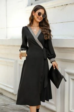 CUPSHE Clothing Etha V-neck Lace Trims Dress