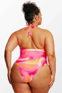 CUPSHE Swirlfriend Strappy Halter Plus Size One Piece Swimsuit One Pieces