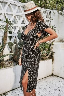 CUPSHE Thalia Diamond Collar Short Sleeve Maxi Dress