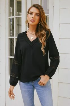 CUPSHE Berna V-Neck Lace Top