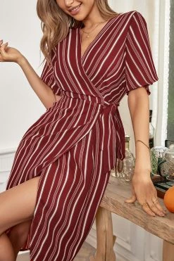 CUPSHE Clothing Leanna V-neck Half Sleeves Lace Up A-Shape Dress
