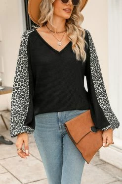 CUPSHE Laila Leopard Print V-Neck Hoodie