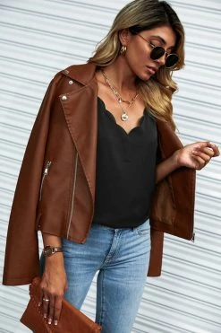 CUPSHE Clothing Surprise Me Black V-Neck Scalloped Top