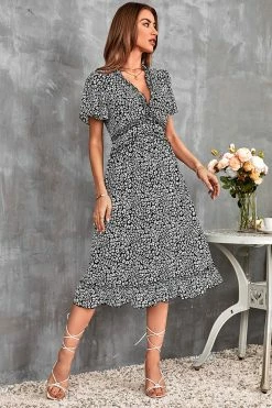 CUPSHE Clothing Diza V-neck Short Sleeve Ruffle A-shape Dress