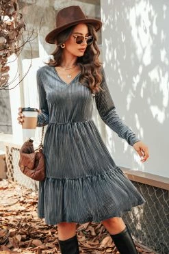 CUPSHE Edna Velvet Tiered Flounce Dress Clothing