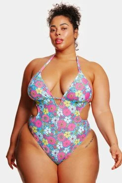 CUPSHE Point Dume Daisy Plunging Halter Tie-Back Plus Size Monokini Swimsuit